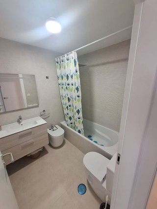 Piso en alquiler en Los Ángeles - Cruz de Caravaca en Almería