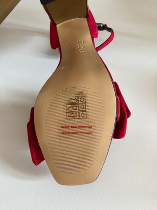 Sandalias Lodi Rojas Tacón Dorado