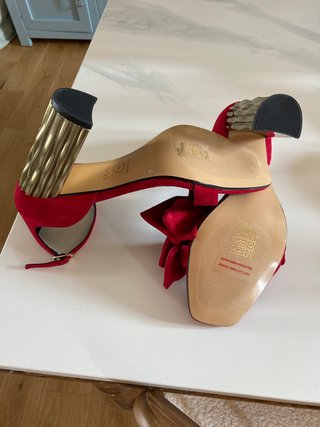 Sandalias Lodi Rojas Tacón Dorado