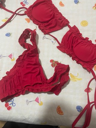 Bikini rojo con volantes