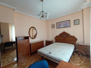 Piso en venta en Universidad en Ávila