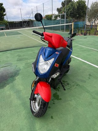 Kymco Agility 2013 Scooter Azul/Rojo