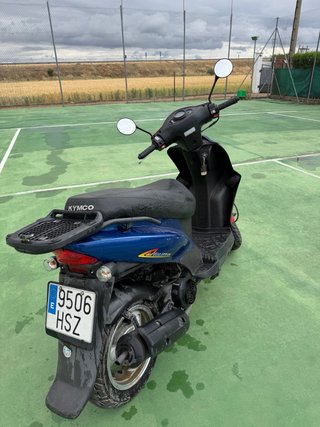 Kymco Agility 2013 Scooter Azul/Rojo