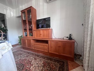 Mueble de salón madera y cristal