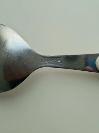 Set 6 Cucchiai Acciaio Inox Manico Bianco
