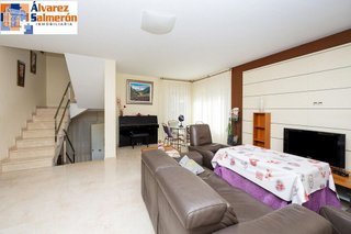 Chalet en venta en Zubia (La)