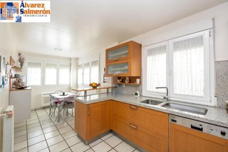 Chalet en venta en Zubia (La)