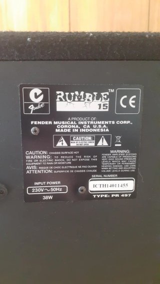 Amplificador Bajo Fender Rumble 15