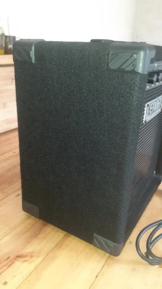 Amplificador Bajo Fender Rumble 15