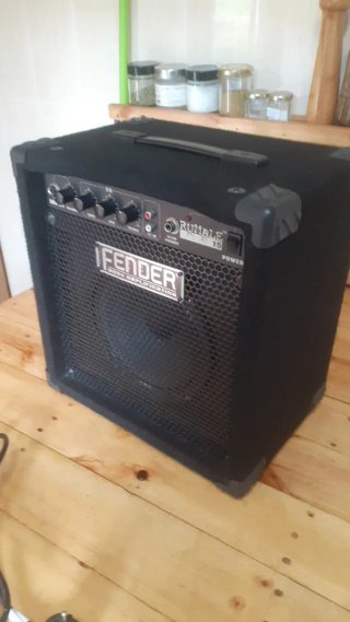 Amplificador Bajo Fender Rumble 15