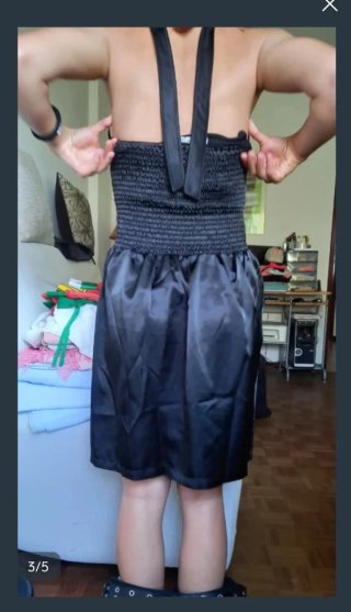 Vestido preto acetinado