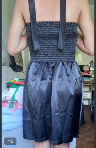 Vestido preto acetinado