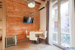 Piso en venta en El Raval en Barcelona