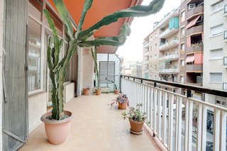 Piso en venta en Sants en Barcelona