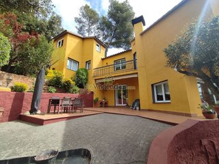 Chalet en venta en Pallejà