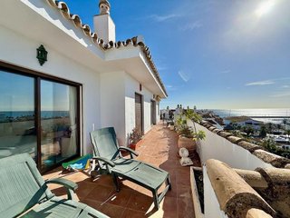 Ático en venta en Puerto de la Duquesa en Manilva