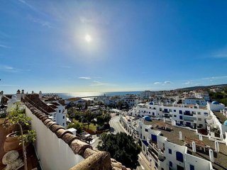 Ático en venta en Puerto de la Duquesa en Manilva