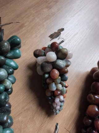Racimos uvas piedra