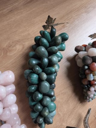 Racimos uvas piedra