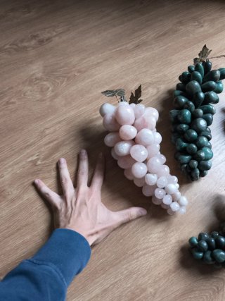 Racimos uvas piedra