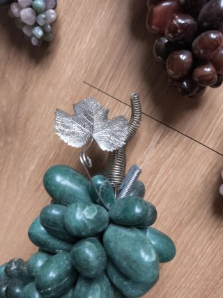 Racimos uvas piedra