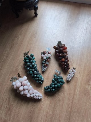 Racimos uvas piedra