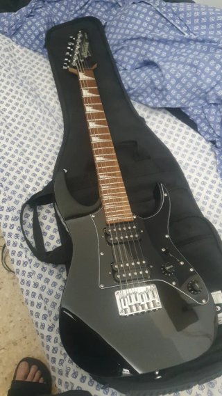 Ibanez Mikro Guitarra Eléctrica Negra