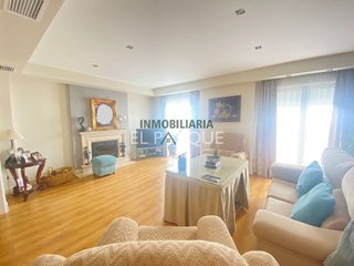 Casa pareada en venta en Ubrique