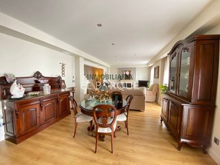 Casa pareada en venta en Ubrique