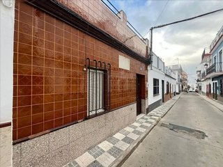 Casa adosada en venta en Cantillana