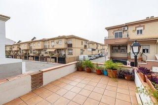 Casa pareada en venta en Atarfe