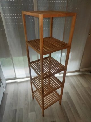 Prestatgeria de bambú