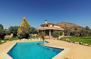 Chalet en venta en Novelda