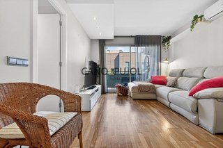 Piso en venta en Les Arenes - La Grípia  Can Montllor en Terrassa