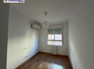 Piso en alquiler en Adelfas en Madrid