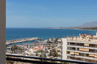 Piso en venta en Playa Bajadilla - Puertos en Marbella
