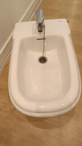 Bidé de porcelana blanco