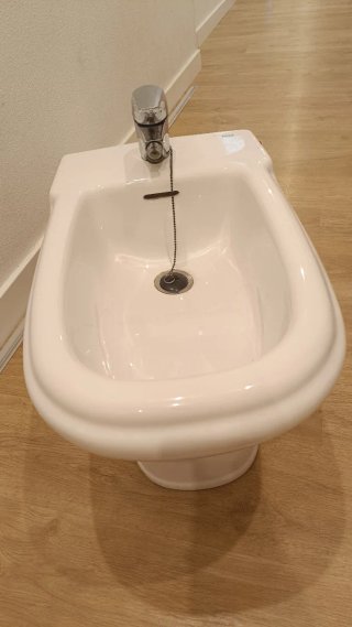 Bidé de porcelana blanco