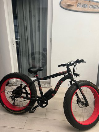 Bicicleta KABN con motor y acelerador