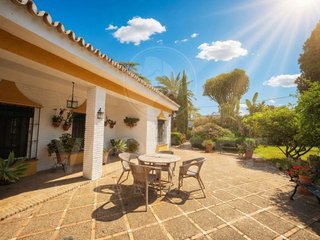Chalet en venta en Sanlúcar la Mayor