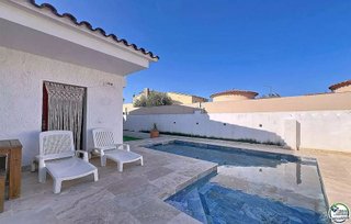 Chalet en venta en Empuriabrava en Castelló d´Empúries