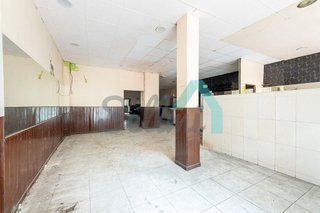 Local comercial en alquiler en Milán - Pumarín - Teatinos en Oviedo