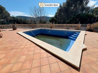 Chalet en venta en Vallirana