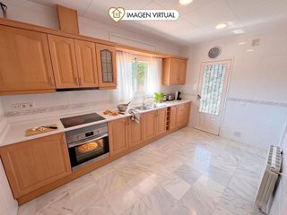 Chalet en venta en Vallirana