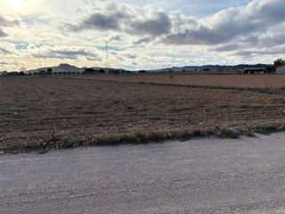 Terreno en venta yecla a 3km luz y agua crt ardal