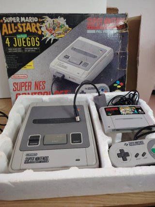 Super Nintendo Entertainment System con Super Mari