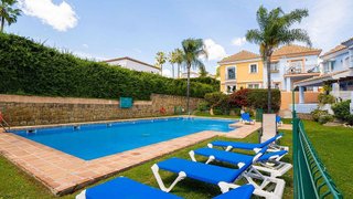 Casa pareada en venta en Los Naranjos - Las Brisas en Marbella