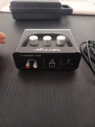 Lote Behringer Tarjeta Sonido y Micrófono