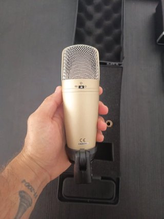 Lote Behringer Tarjeta Sonido y Micrófono
