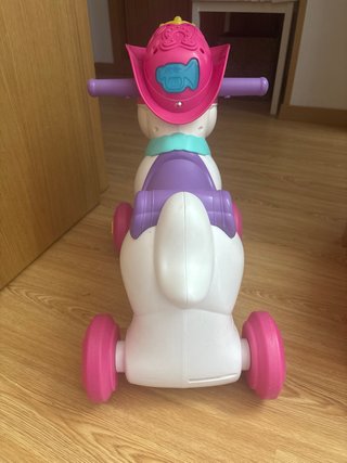 Caballo correpasillos infantil